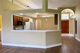 9917 Colonnade Dr, Tampa, FL 33647 - Photo 9