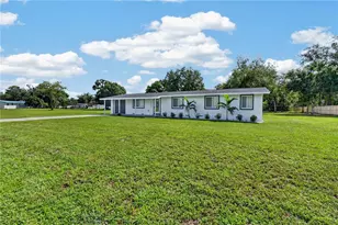 4609 60th Street E, Bradenton, FL 34203 - Photo 5