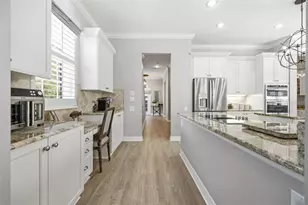 10438 Green Links Dr, Tampa, FL 33626 - Photo 9