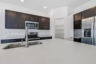 34202 Polacca Ln, Wesley Chapel, FL 33543 - Photo 7