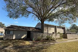 8608 Lake Isle Dr, Temple Terrace, FL 33637 - Photo 13