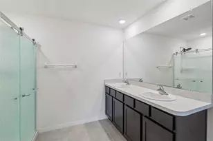 36945 Goffaux Loop, Zephyrhills, FL 33541 - Photo 23