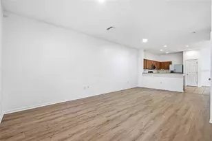 12725 Sunland Ct, Tampa, FL 33625 - Photo 9