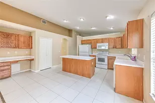 3945 Hampton Hills Dr, Lakeland, FL 33810 - Photo 11