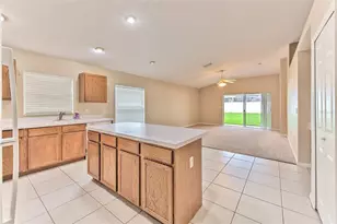 3945 Hampton Hills Dr, Lakeland, FL 33810 - Photo 9
