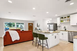 482 Oakwood Dr, Dunedin, FL 34698 - Photo 3