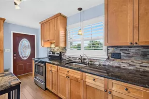 437 43rd Ave N, Saint Petersburg, FL 33703 - Photo 5