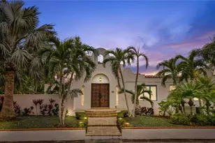 220 14th Ave N, Saint Petersburg, FL 33701 - Photo 1