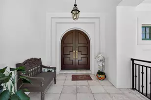 1100 Tortuga Cir NE, Saint Petersburg, FL 33702 - Photo 5