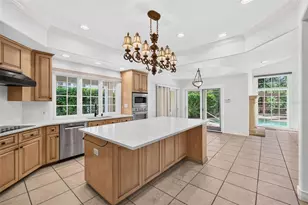 1100 Tortuga Cir NE, Saint Petersburg, FL 33702 - Photo 11