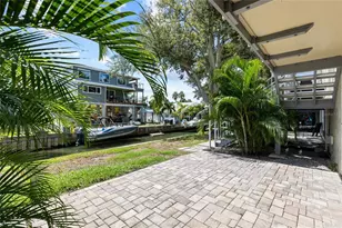 433 S Paula Dr, Dunedin, FL 34698 - Photo 3