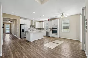 4613 Dover Bluff Ct, Valrico, FL 33594 - Photo 7