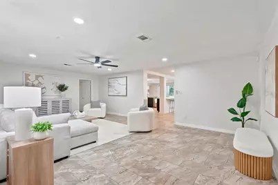 10030 59th Avenue N, Saint Petersburg, FL 33708 - Photo 7