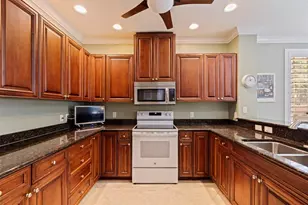 525 Mandalay Ave, Clearwater Beach, FL 33767 - Photo 15