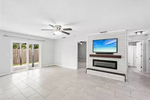 8710 Filson Pl, Sarasota, FL 34231 - Photo 9