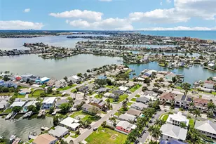 17610 1st St E, Redington Shores, FL 33708 - Photo 19