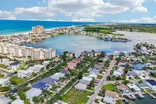 17610 1st St E, Redington Shores, FL 33708 - Photo 13
