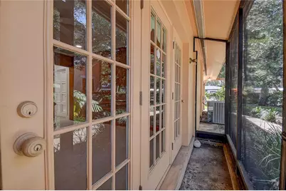 1247 Monticello Boulevard N, Saint Petersburg, FL 33703 - Photo 11