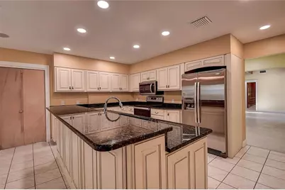 1247 Monticello Boulevard N, Saint Petersburg, FL 33703 - Photo 23