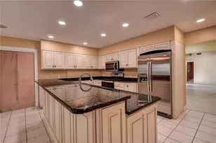 1247 Monticello Blvd N, Saint Petersburg, FL 33703 - Photo 23