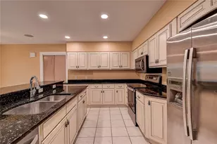 1247 Monticello Blvd N, Saint Petersburg, FL 33703 - Photo 27