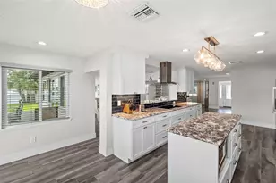 1514 Sea Gull Dr S, Saint Petersburg, FL 33707 - Photo 19