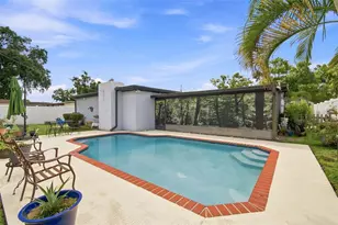 2609 Auburn Ave W, Tampa, FL 33614 - Photo 13