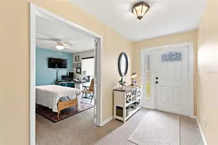 2609 Auburn Ave W, Tampa, FL 33614 - Photo 5