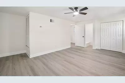 1810 Maryland Avenue NE, Saint Petersburg, FL 33703 - Photo 19