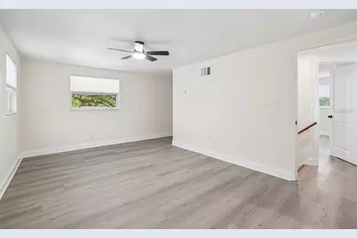 1810 Maryland Avenue NE, Saint Petersburg, FL 33703 - Photo 17
