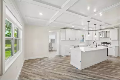 1810 Maryland Avenue NE, Saint Petersburg, FL 33703 - Photo 5