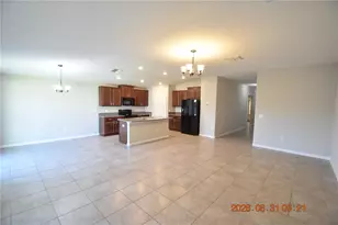 10106 RoseMary Leaf Ln, Riverview, FL 33578 - Photo 5