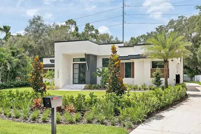 10040 59th Avenue N, Saint Petersburg, FL 33708 - Photo 1