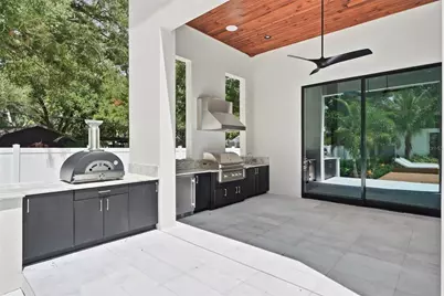 10040 59th Avenue N, Saint Petersburg, FL 33708 - Photo 15