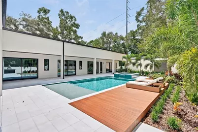 10040 59th Avenue N, Saint Petersburg, FL 33708 - Photo 9