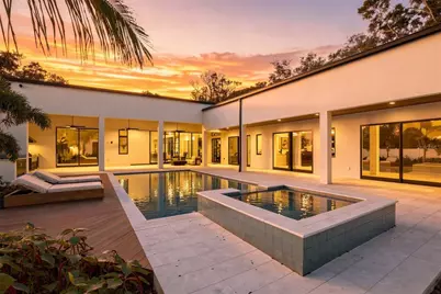 10040 59th Avenue N, Saint Petersburg, FL 33708 - Photo 3