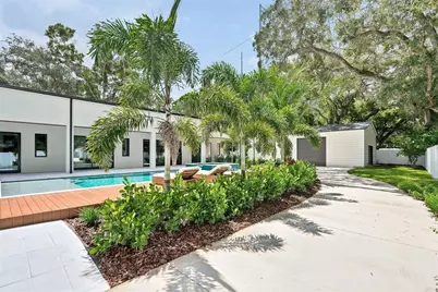 10040 59th Avenue N, Saint Petersburg, FL 33708 - Photo 7