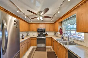 672 Allegheny Dr, Sun City Center, FL 33573 - Photo 21