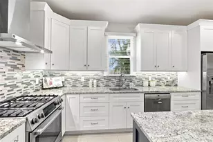 841 24th Ave N, Saint Petersburg, FL 33704 - Photo 17