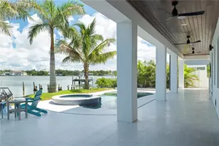 7973 Causeway Blvd N, Saint Petersburg, FL 33707 - Photo 9