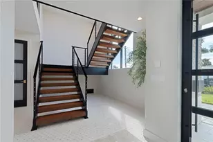 7973 Causeway Blvd N, Saint Petersburg, FL 33707 - Photo 13