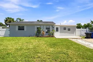 7101 15th St N, Saint Petersburg, FL 33702 - Photo 1