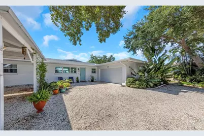 574 Belle Point Drive, Saint Pete Beach, FL 33706 - Photo 3