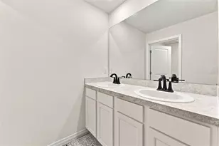 7951 Sail Clover Ln, Zephyrhills, FL 33540 - Photo 31