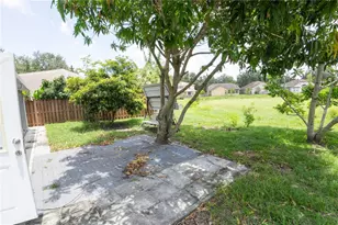 16505 Lake Heather Dr, Tampa, FL 33618 - Photo 45
