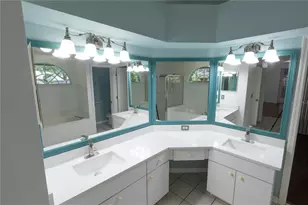 16505 Lake Heather Dr, Tampa, FL 33618 - Photo 35