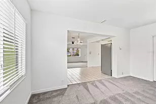2101 Winchester Rd N, Saint Petersburg, FL 33710 - Photo 19