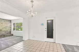 2101 Winchester Rd N, Saint Petersburg, FL 33710 - Photo 13