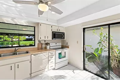 10311 Chadbourne Drive, Tampa, FL 33624 - Photo 9