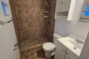 8420 Tupelo Dr, Tampa, FL 33637 - Photo 9